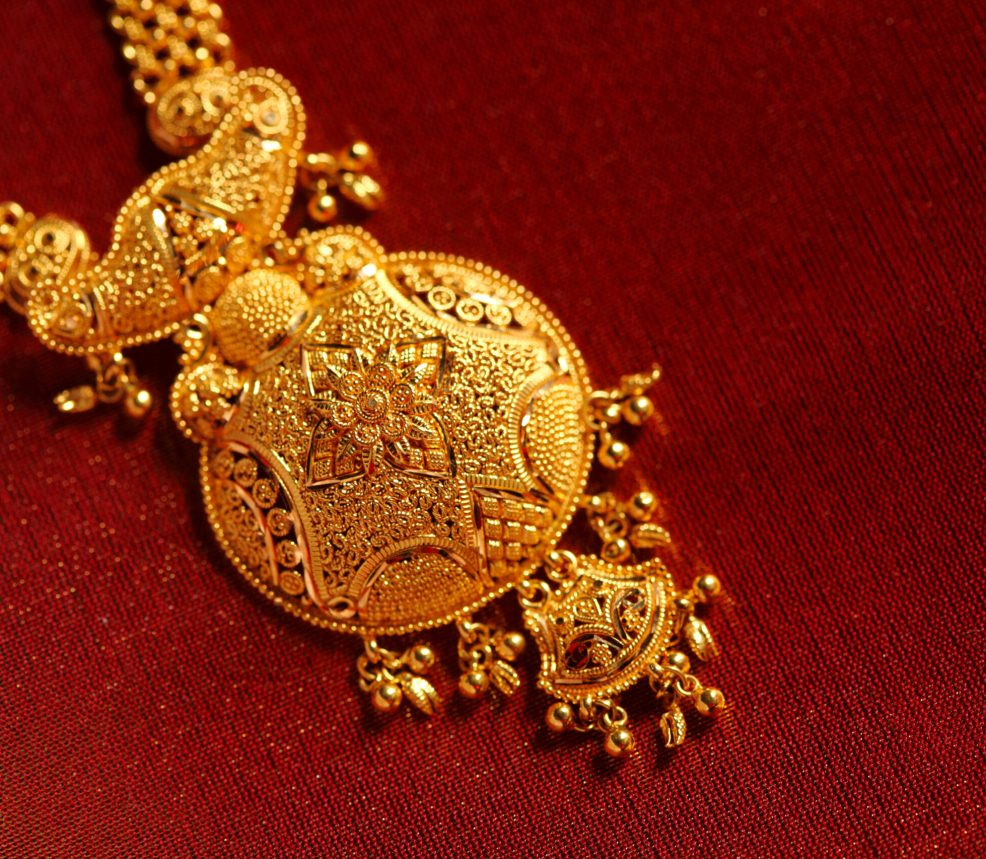 How To Verify Purity And Weight Right At The Gold Shop Counter